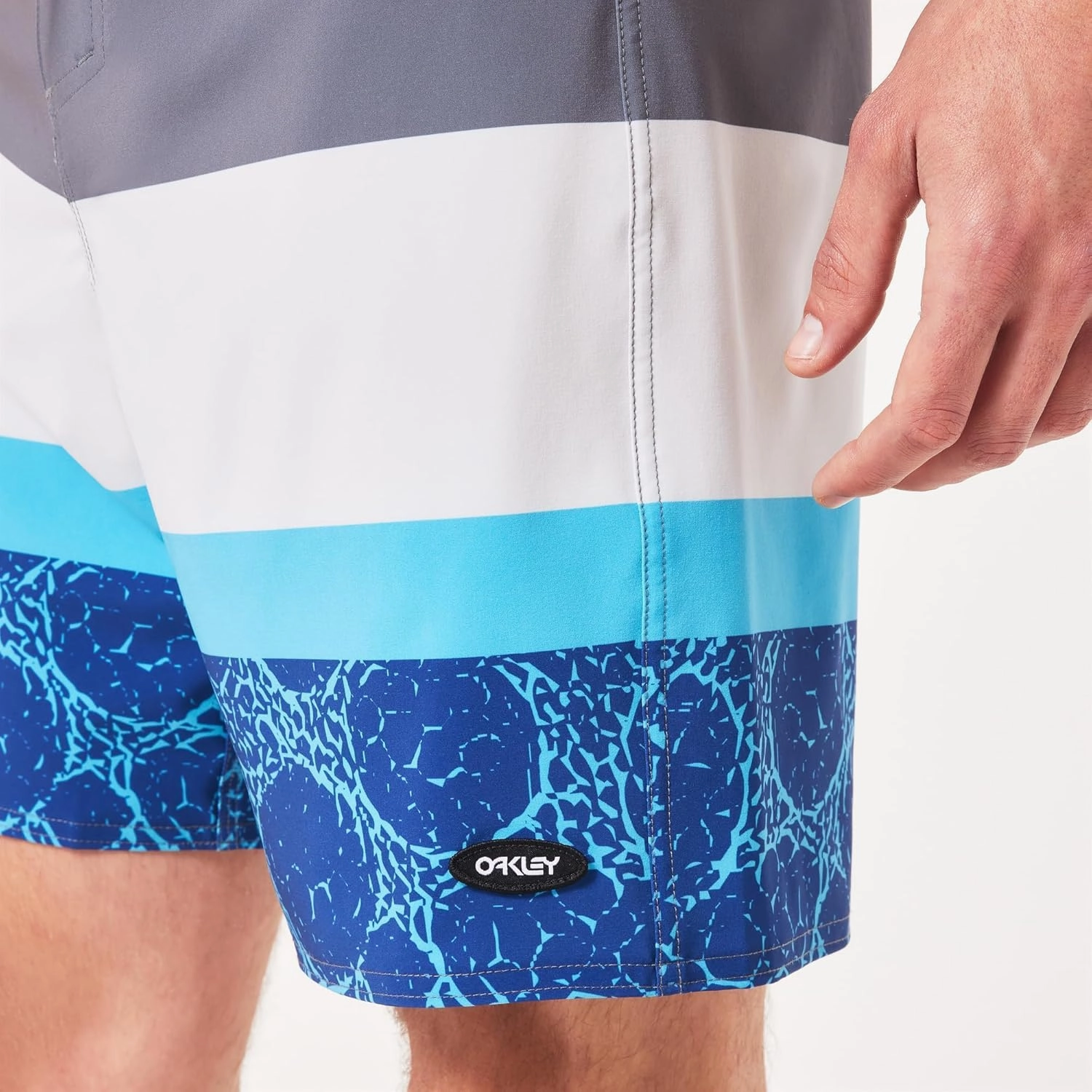 Oakley Men's Swell Line Recycled 18" Boardshort