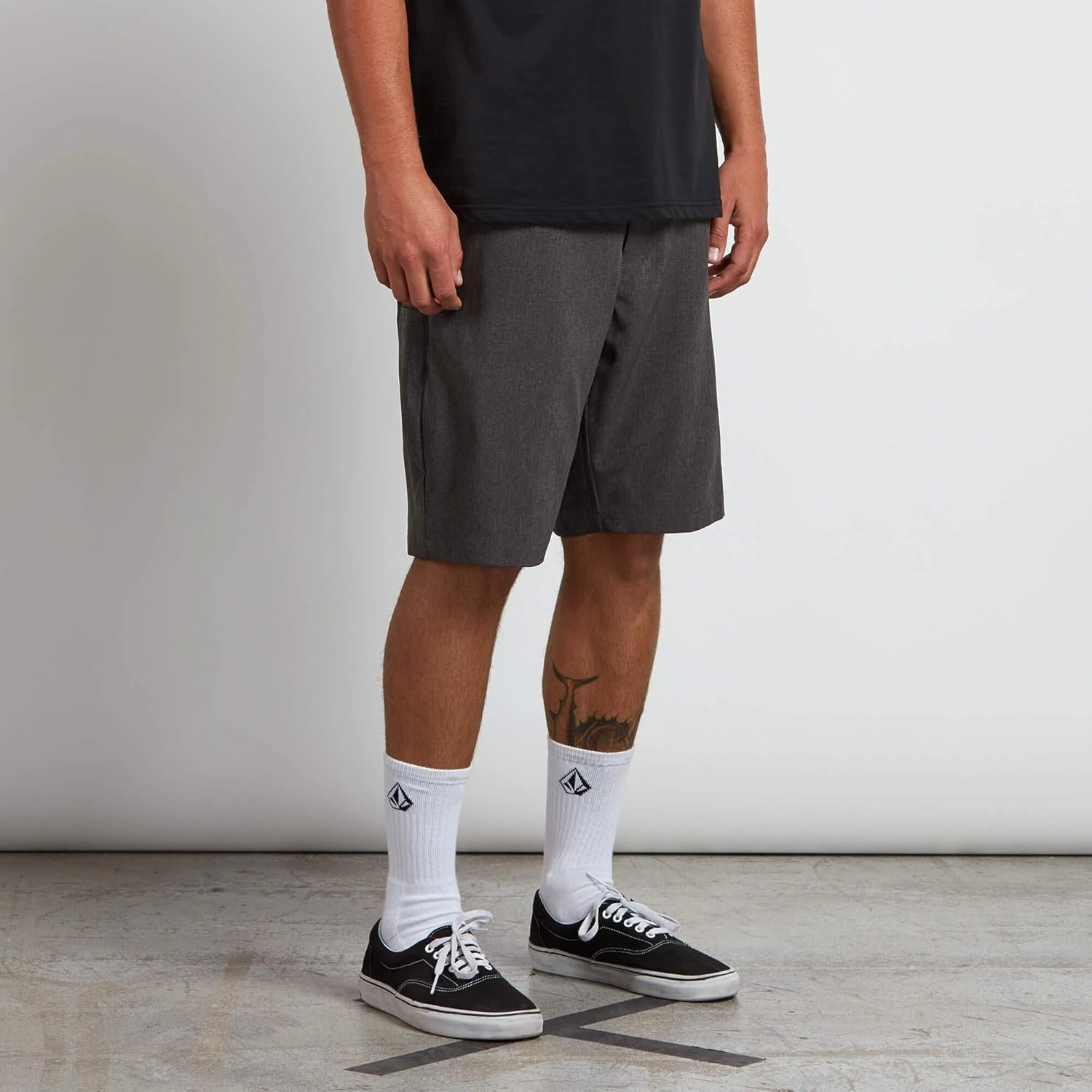 Volcom Men's Kerosene 21" Hybrid Chino Shorts
